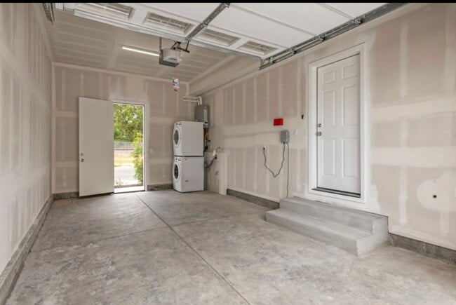 Building Photo - 2253 Vanderford Dr