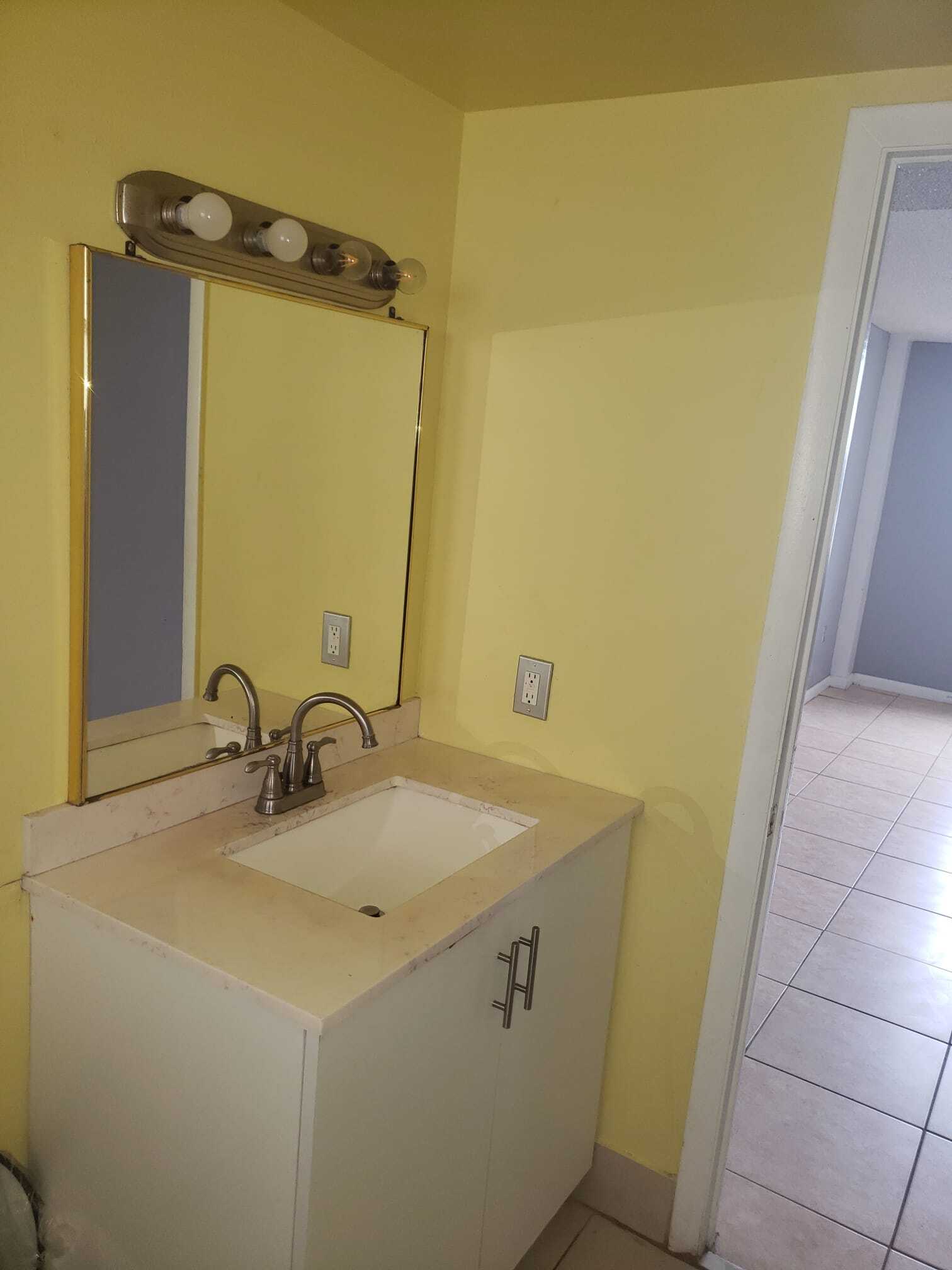 Building Photo - 15600 NW 7th Ave