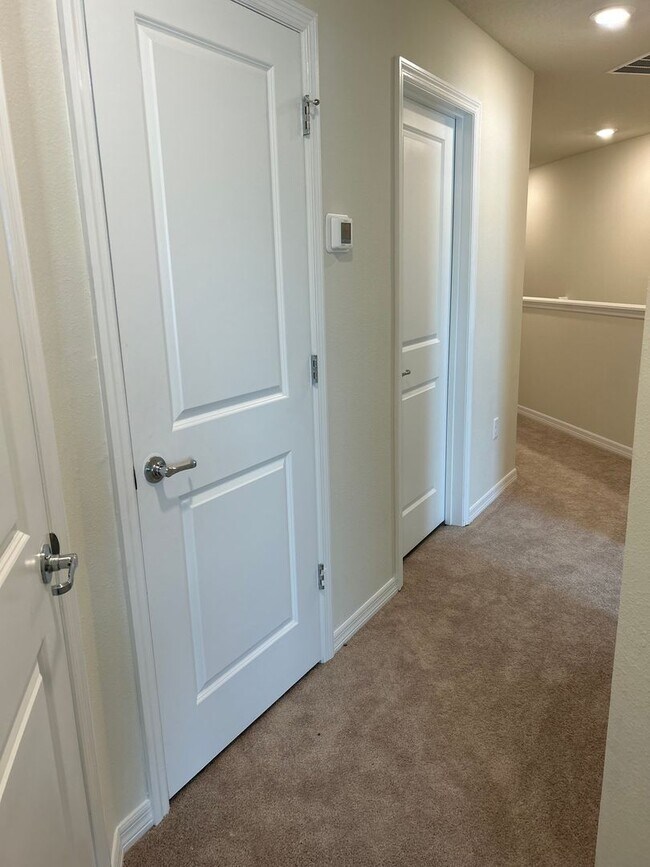 Building Photo - Move In ASAP!! - Brand New 3 bedroom 2.5 bath Townhouse for rent in Kissimmee, FL.