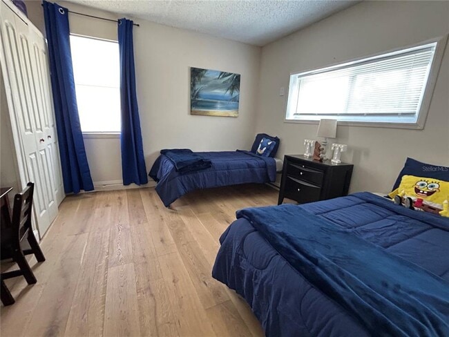 Building Photo - 430 N Hastings St