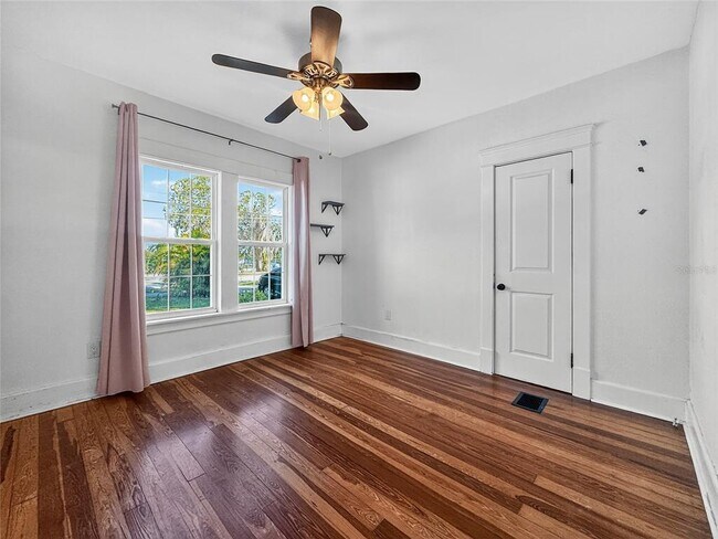 Building Photo - 1016 E Washington Ave