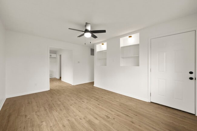 Building Photo - 512 Maier Dr