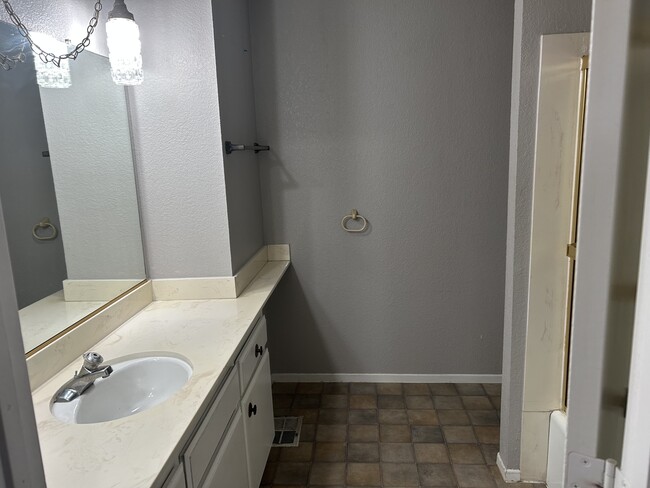 Building Photo - 16780 Green Tree Blvd