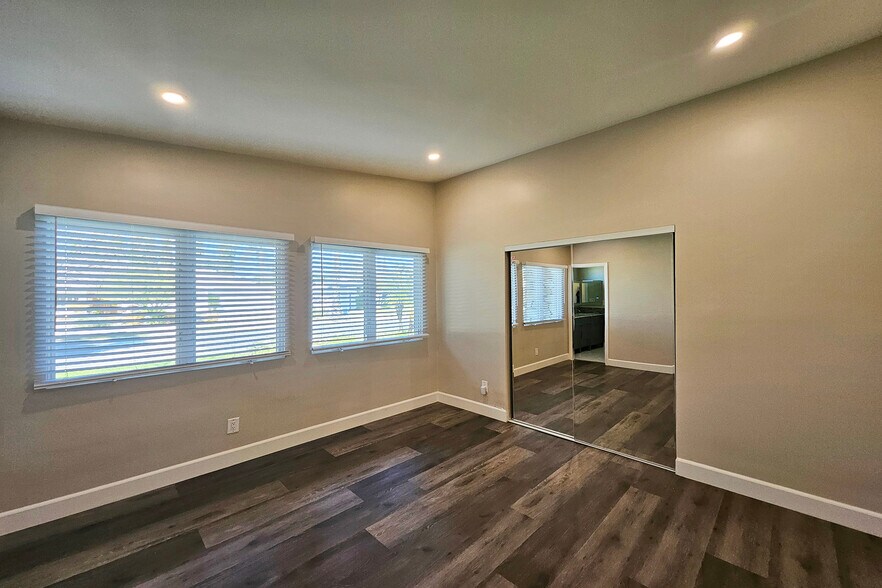 Building Photo - 23526 Dolorosa St