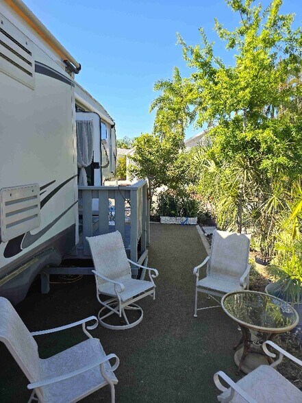 Building Photo - 16900 S Tamiami Trl