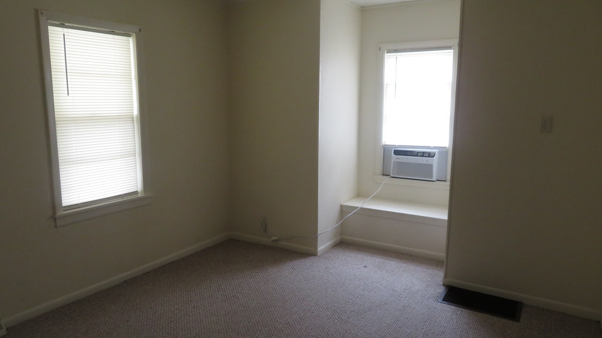 Building Photo - 322 McGoodwin Ave