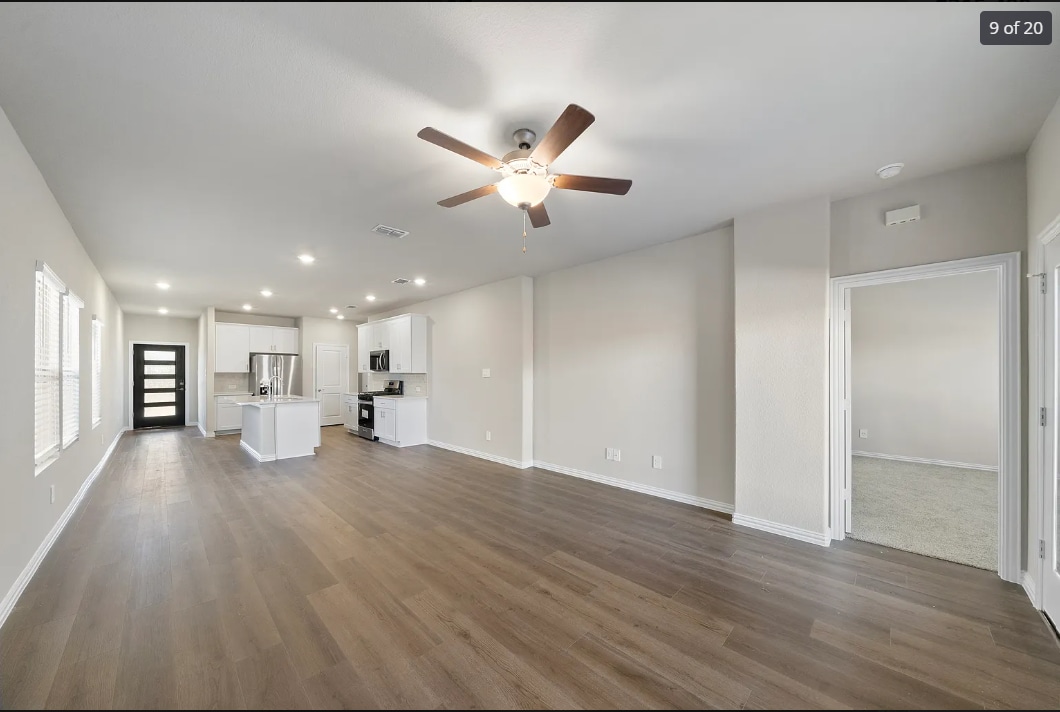 Building Photo - 609 Hemingway Ln