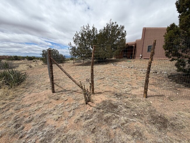 Building Photo - 5 Oriente Ct