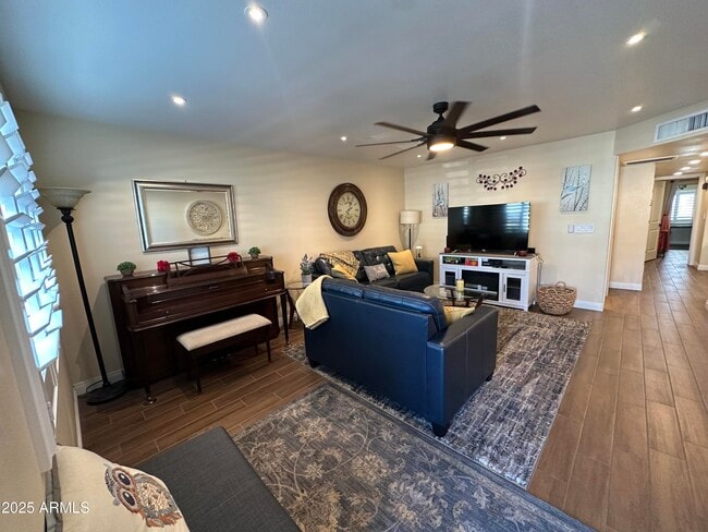 Building Photo - 4328 E Capri Ave