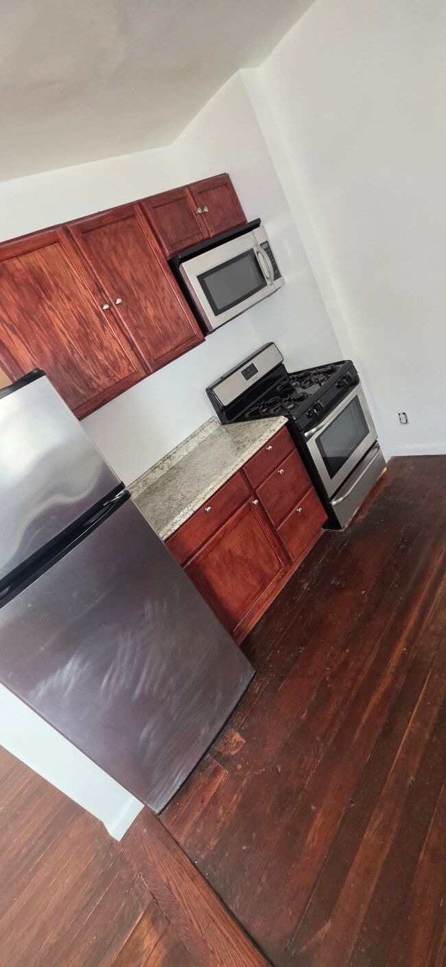 Building Photo - 1412 W 37th Dr