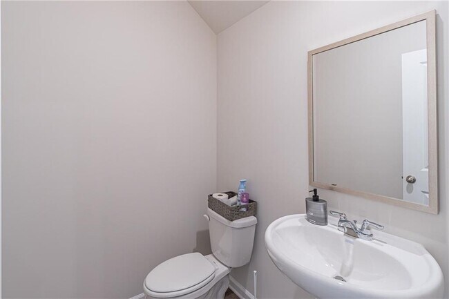 Building Photo - 1452 Villageside Ct