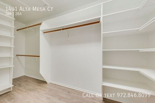 Building Photo - 1401 Alta Mesa Ct