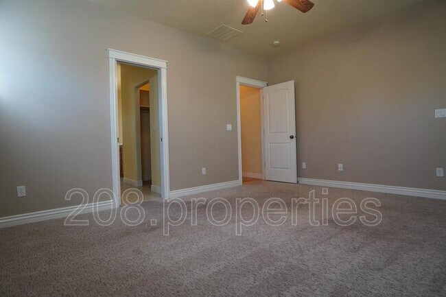Building Photo - 871 N Grey Pebble Way