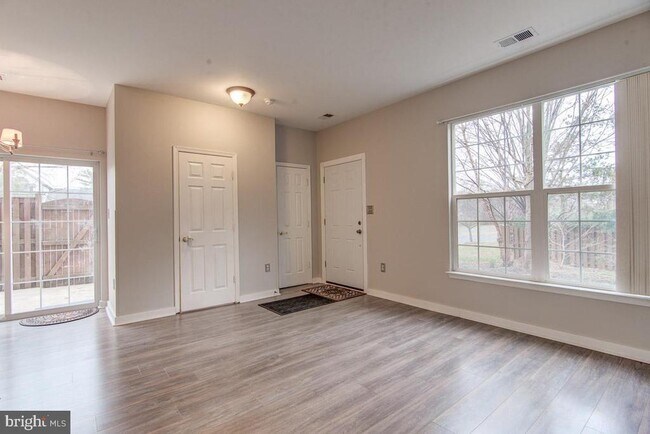 Building Photo - 7700 Duneiden Ln