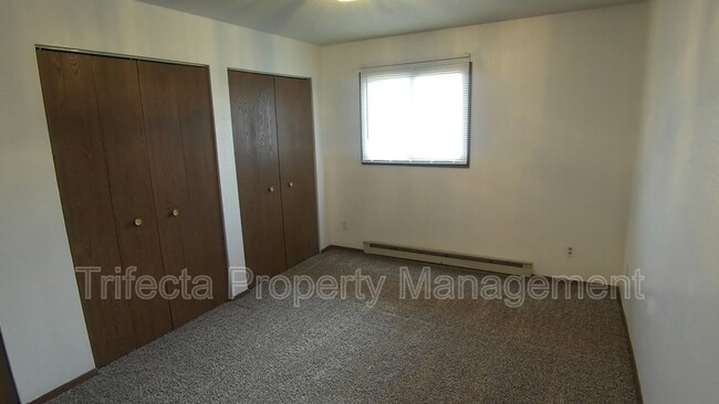 Building Photo - 4953 Basswood Dr