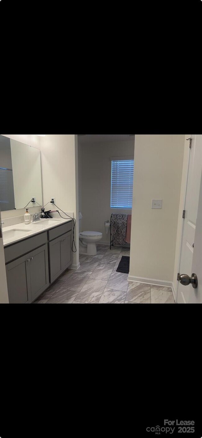 Building Photo - 7208 Wheyfield Dr