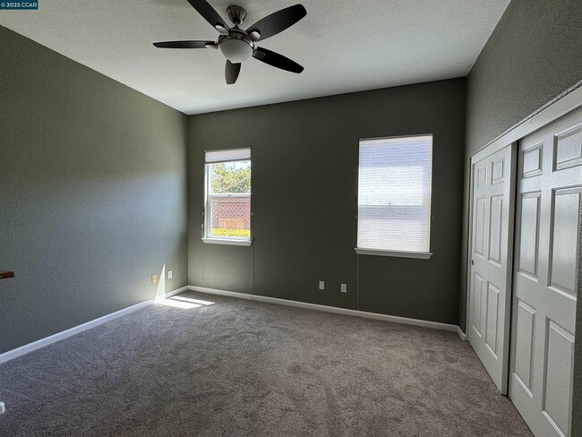 Building Photo - 1174 Krona Ln