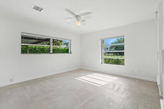 Building Photo - 325 Inlet Way