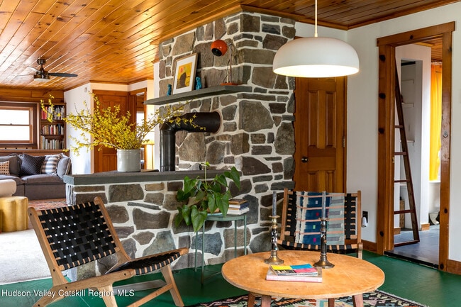 Building Photo - 671 Watson Hollow Rd