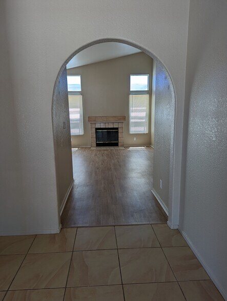 Building Photo - 3734 Hickory Ct