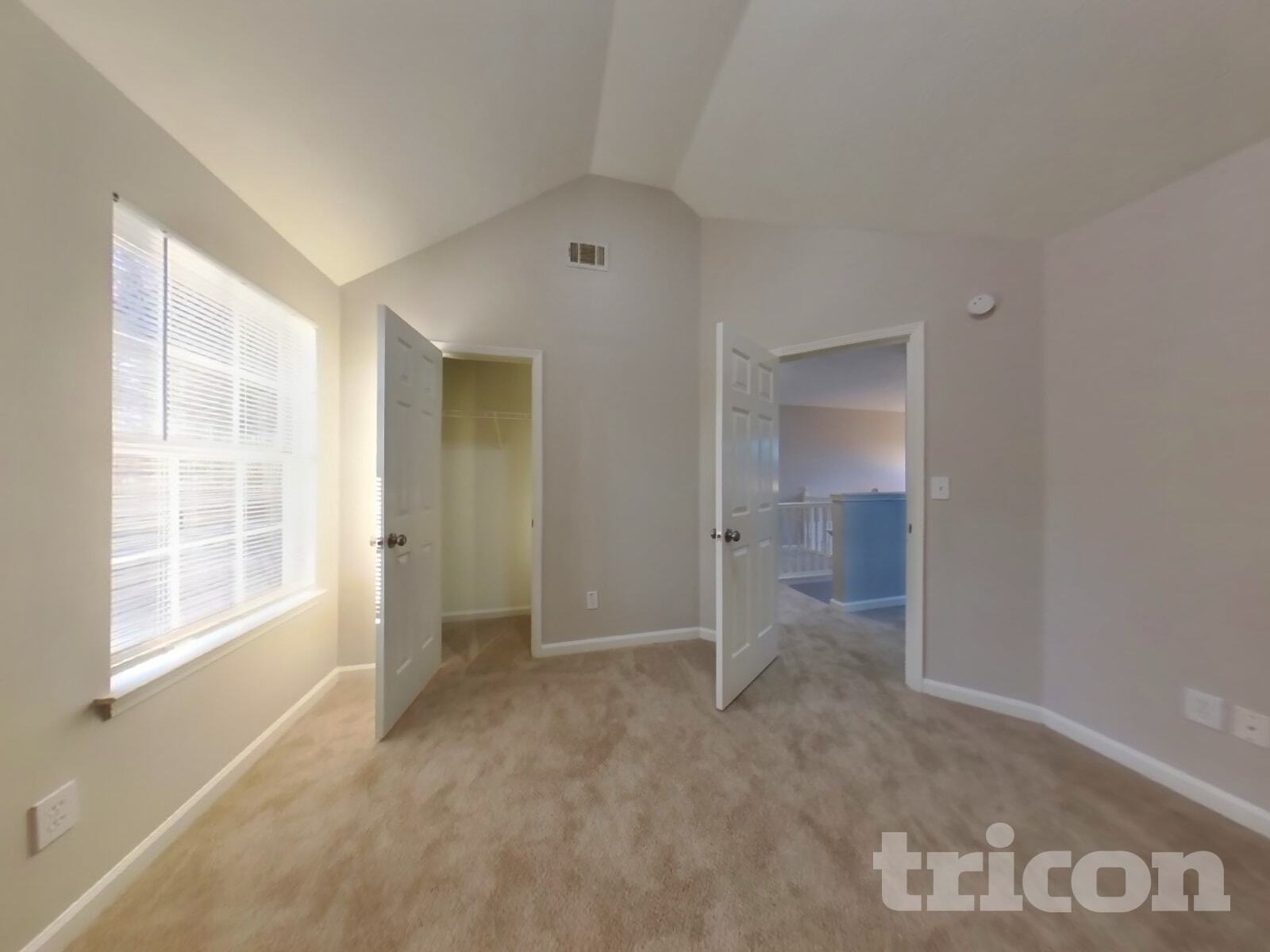 Building Photo - 350 Creekview Blvd