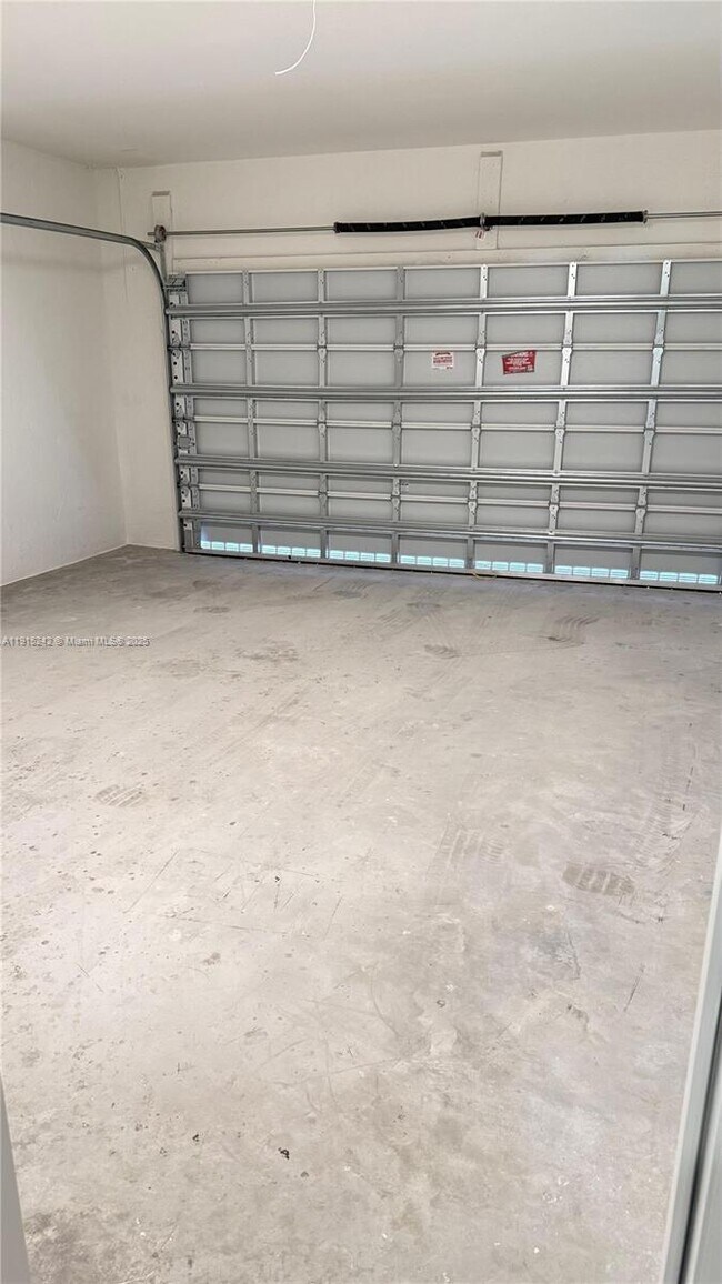 Building Photo - 2984 SE 23rd Ave