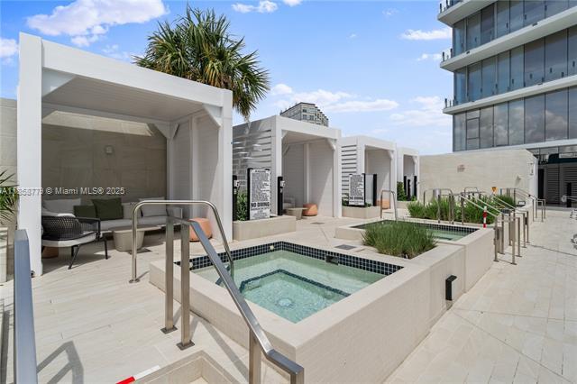 Building Photo - 300 Biscayne Boulevard Way