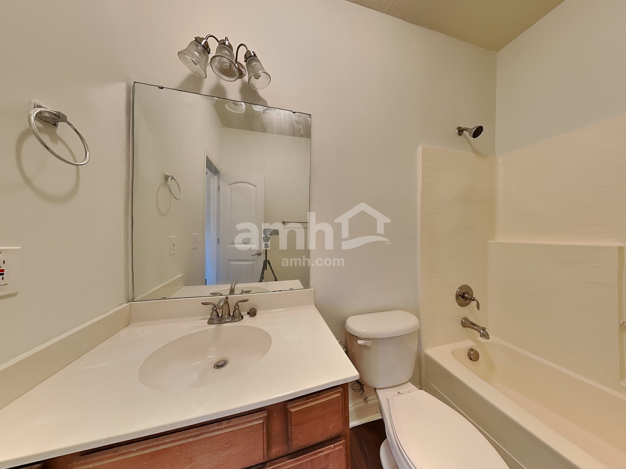 Building Photo - 439 W Rustling Leaves Ln