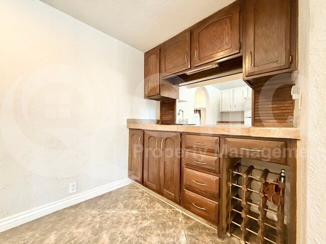 Building Photo - 5539 E Bloomfield Rd