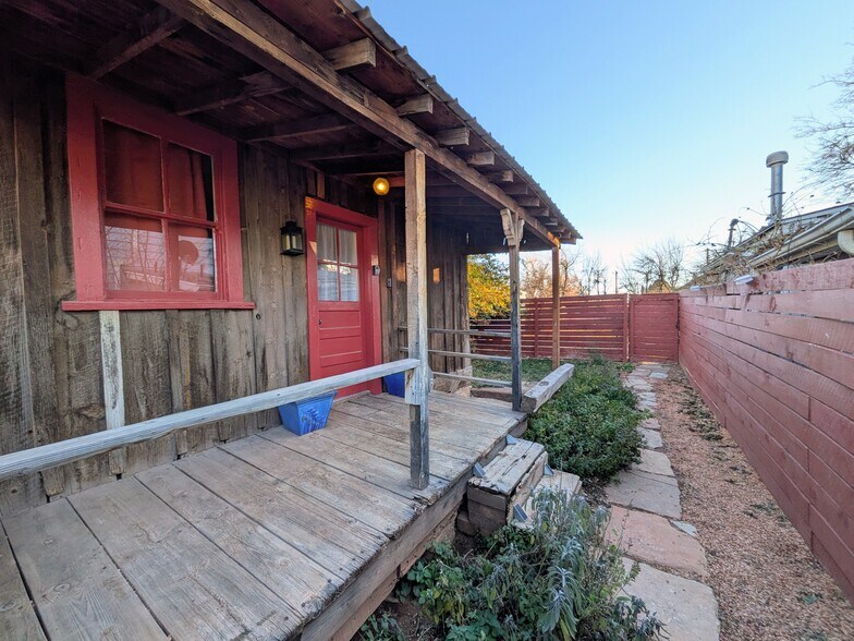 Building Photo - 169 S 200 W