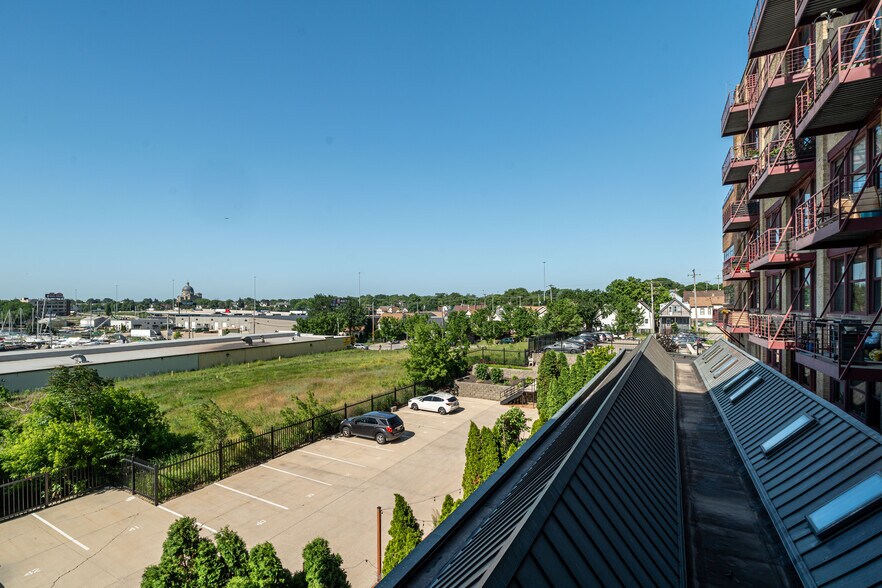 Views - 215 W Maple St