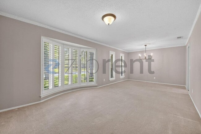 Building Photo - 2501 Bluffton Dr