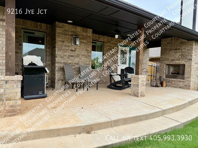 Building Photo - 9216 Jye Jct