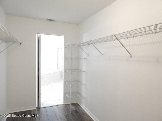 Building Photo - 1535 Heartwellville St NW