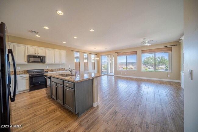 Building Photo - 3705 Ridgeview Ter
