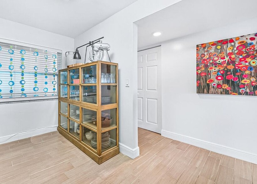 Building Photo - 3581 S Ocean Blvd