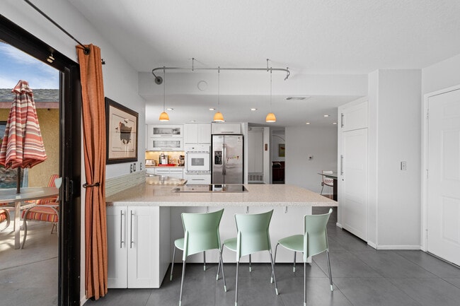 Building Photo - 72596 Beavertail St