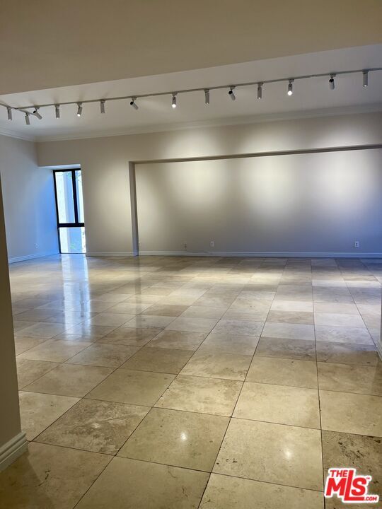 Building Photo - 10445 Wilshire Blvd