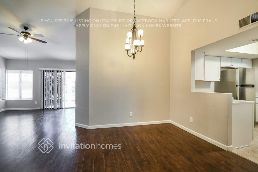 Building Photo - 3231 E Wescott Dr