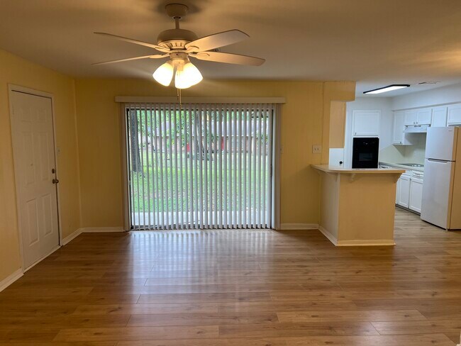 Building Photo - 3314 Kentwood Dr