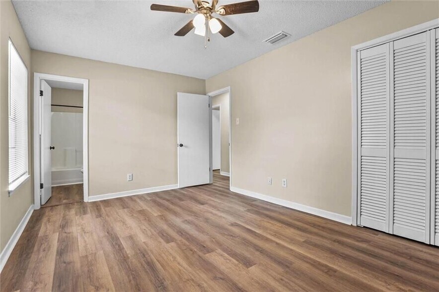 Building Photo - 5417 Quail Run E