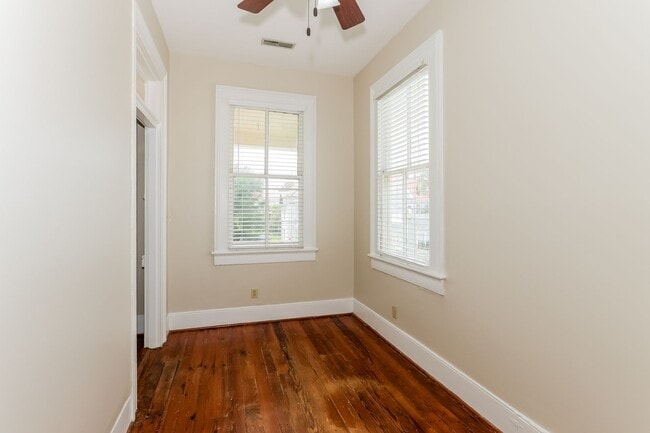 Building Photo - Modern 2-Bedroom Apartment in Historic Maz...