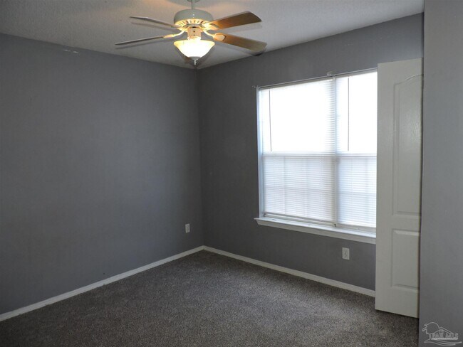 Building Photo - 724 Hanley Downs Dr