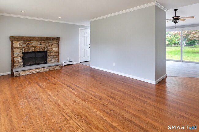 Building Photo - 54 Halsey Dr
