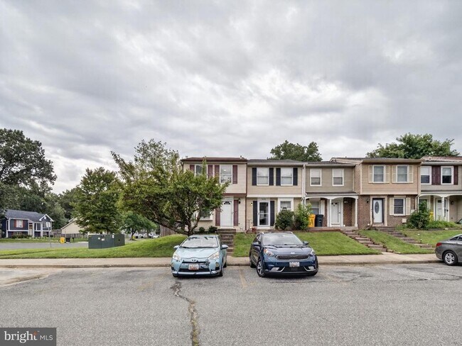 Building Photo - 7648 Fairbanks Ct
