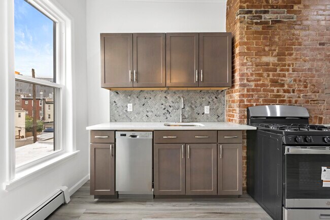 Building Photo - 20 Saint Pauls Ave