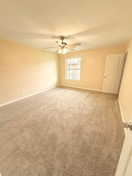 Building Photo - 12328 Ormandy St