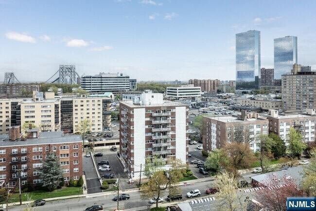 Building Photo - 2180 Center St