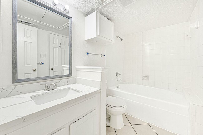 Building Photo - 2300 Old Spanish Trl