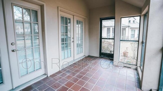 Building Photo - 4144 Greystone Way